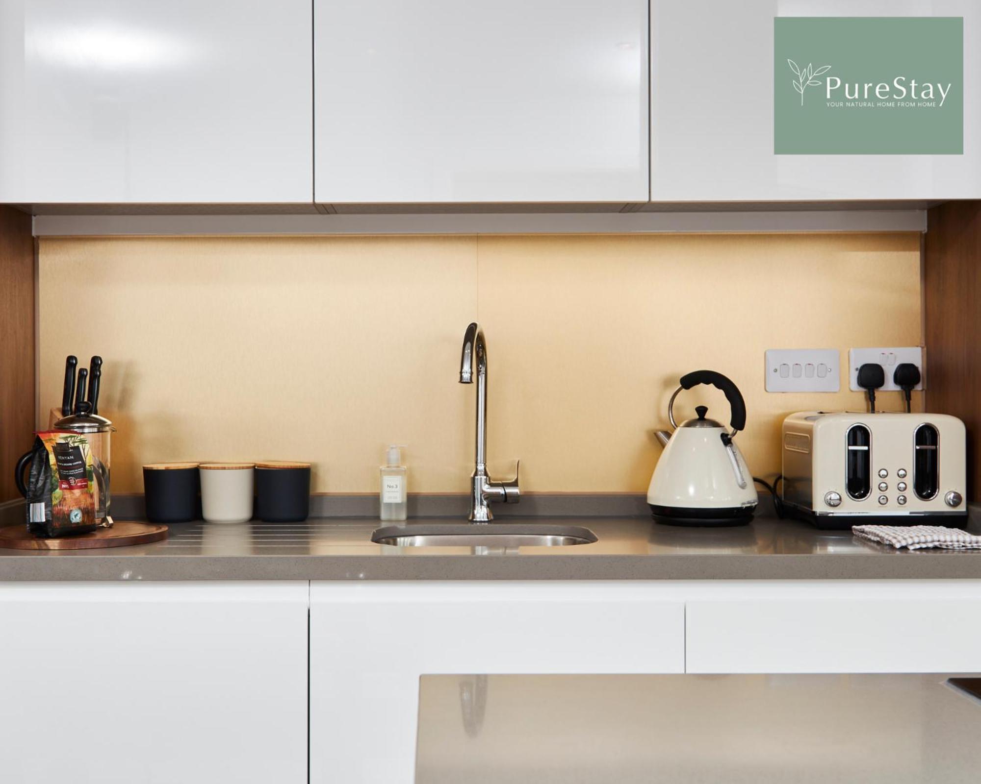 Stunning 5 Bed Manchester House With Parking By Purestay Short Lets & Serviced Accommodation Exterior foto